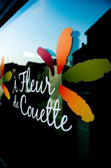 Hotel A Fleur De Couette Auvelais Exterior foto