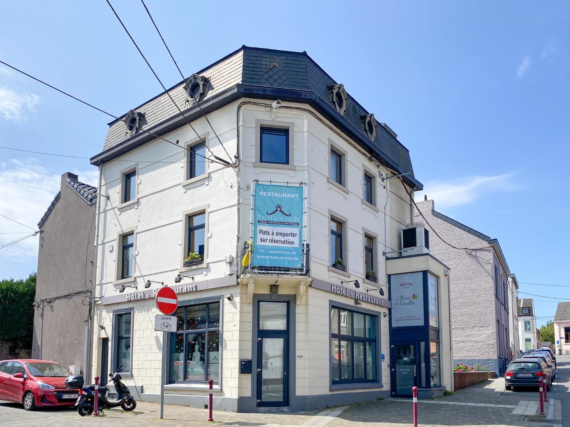 Hotel A Fleur De Couette Auvelais Exterior foto