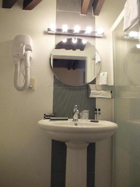 Hotel A Fleur De Couette Auvelais Zimmer foto